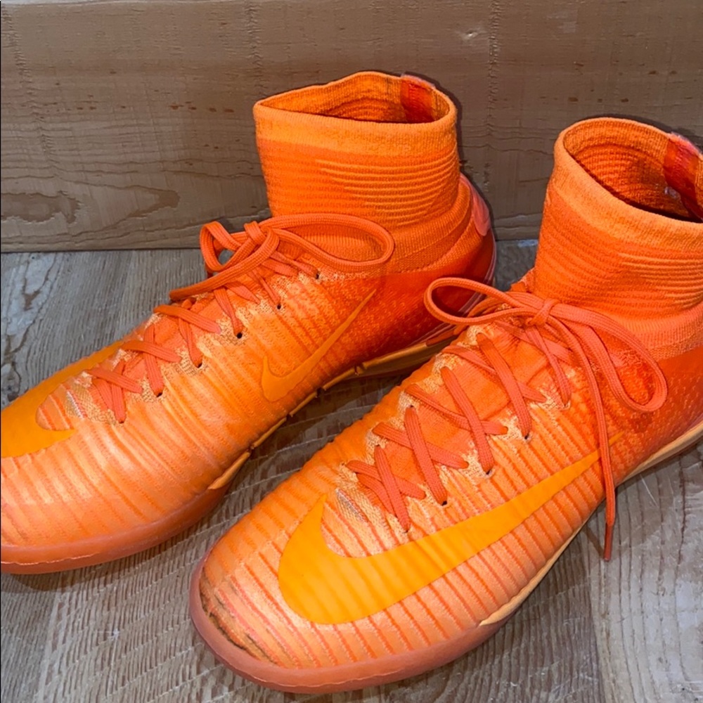 Nike mercurial indoor soccer shoes